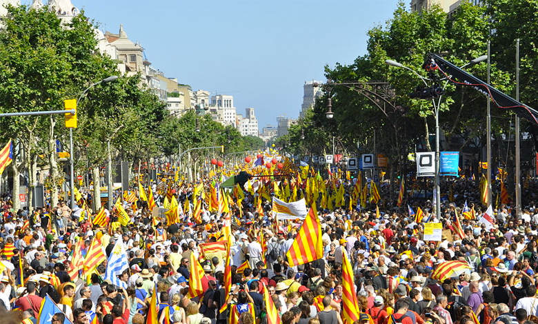 Catalogne: Affrontements entre les radicaux indépendantistes et les forces de l'ordre