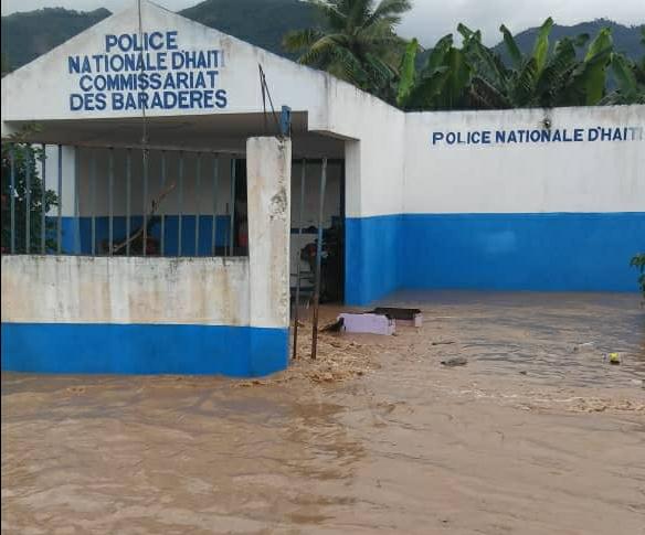 Inondations à Baradères, 95 % des maisons affectées