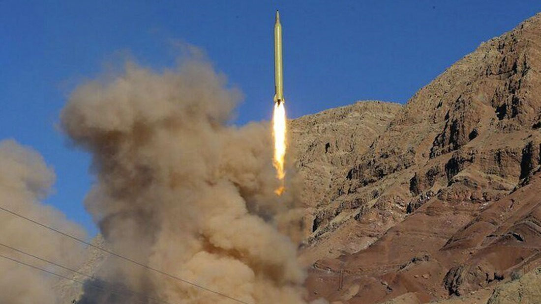 L'Iran dévoile un missile d'une portée de 1450 km, capable d'atteindre Israël