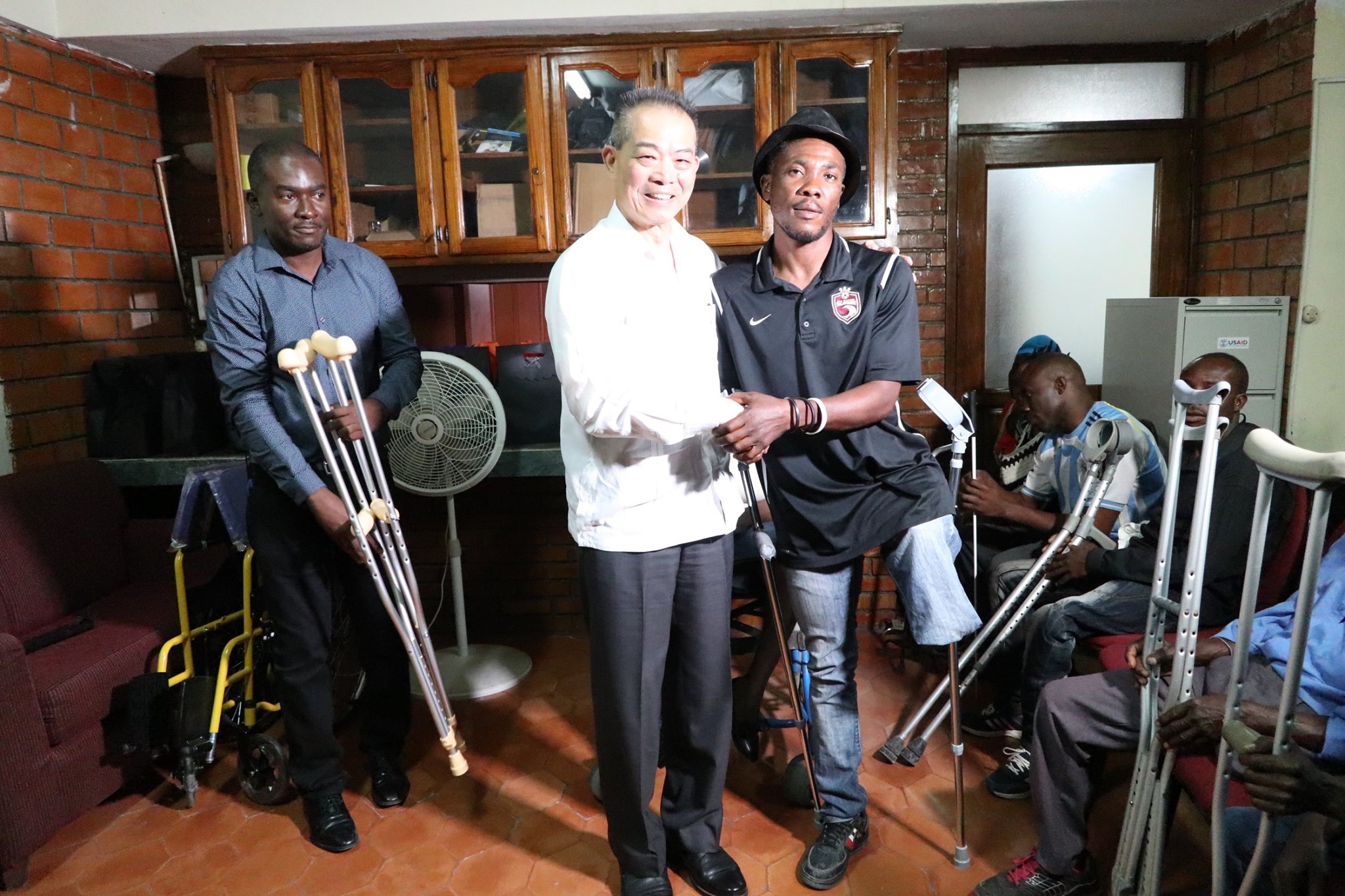 Des handicapés ont reçu des matériels adaptés de l'ambassade du Taïwan