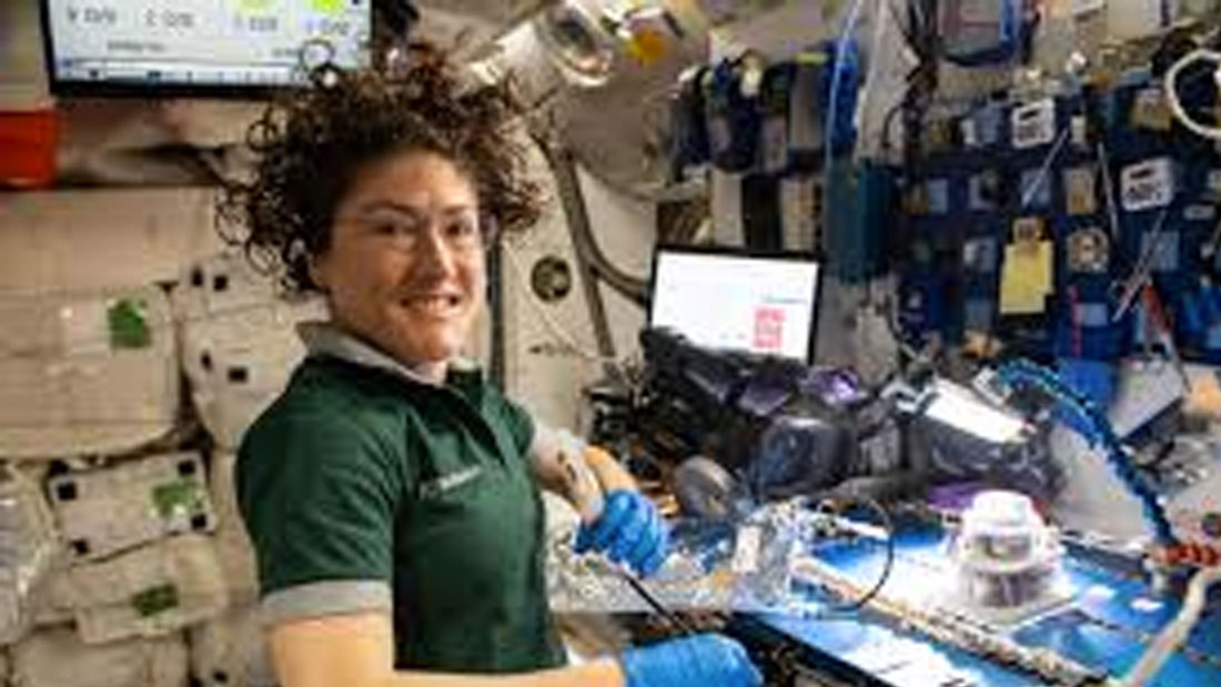 L'astronaute américaine Christina Koch, revient sur terre après 328 jours dans l'espace