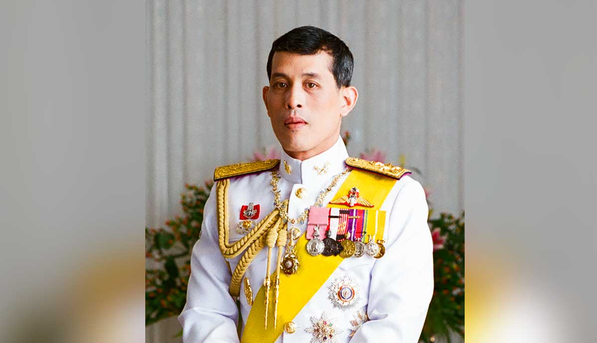 Le roi de la Thaïlande se confine avec un harem de 20 femmes