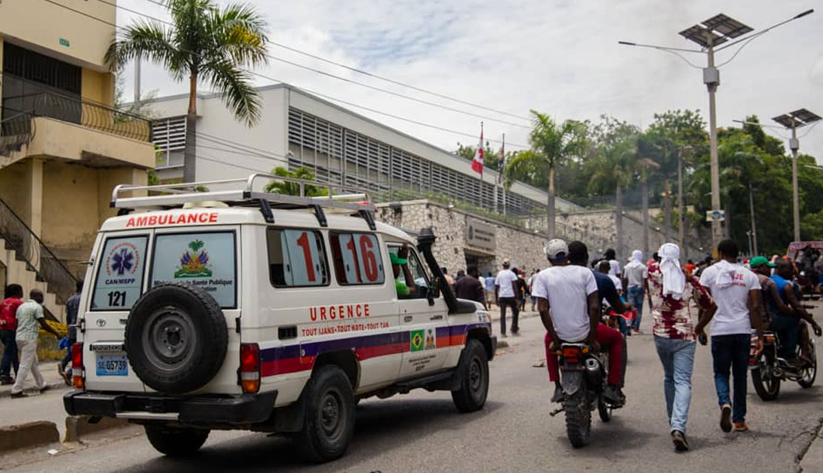 Des contractuels du réseau d'ambulancier des Gonaïves réclament plusieurs mois d’arriérés de salaire