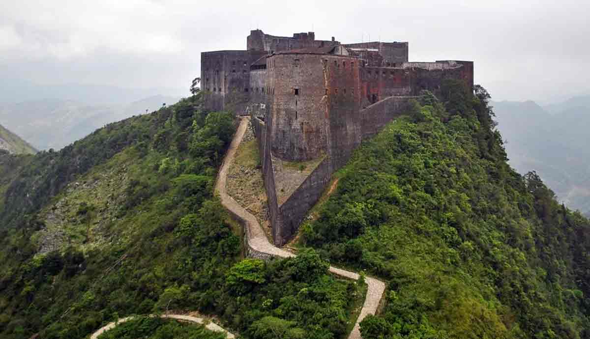 La suspension d'accès à plusieurs sites touristiques du pays dont Citadelle