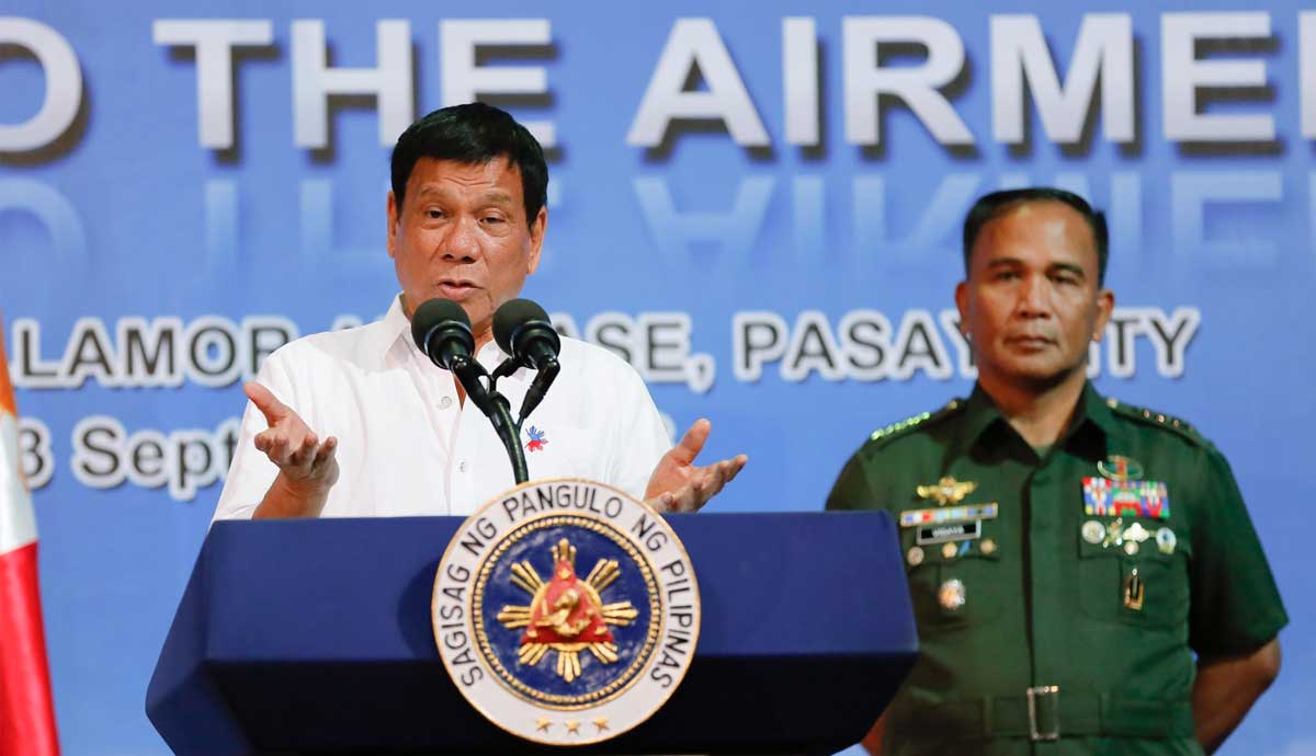 Le président philippin ordonne aux forces de l’ordre de tuer par balle tous ceux qui violent le confinement