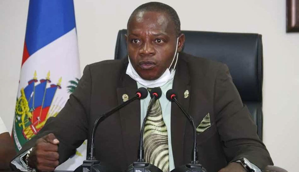 Des criminels notoires libérés, Lucmane Délille tente de dédouaner le président