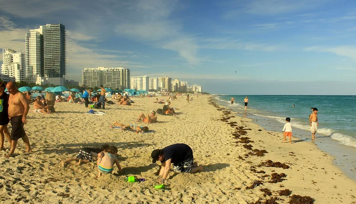 Réouverture des plages en Floride, une ruée vers le sable