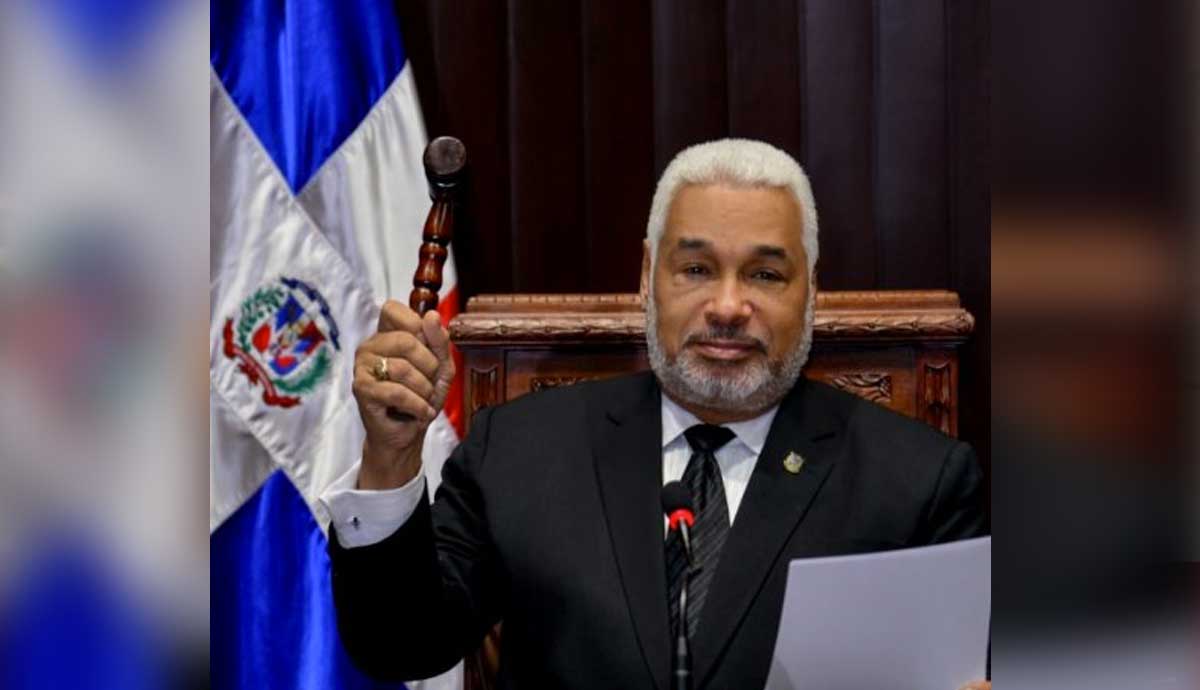 Le président de la chambre des députés dominicaine testé positif au COVID-19