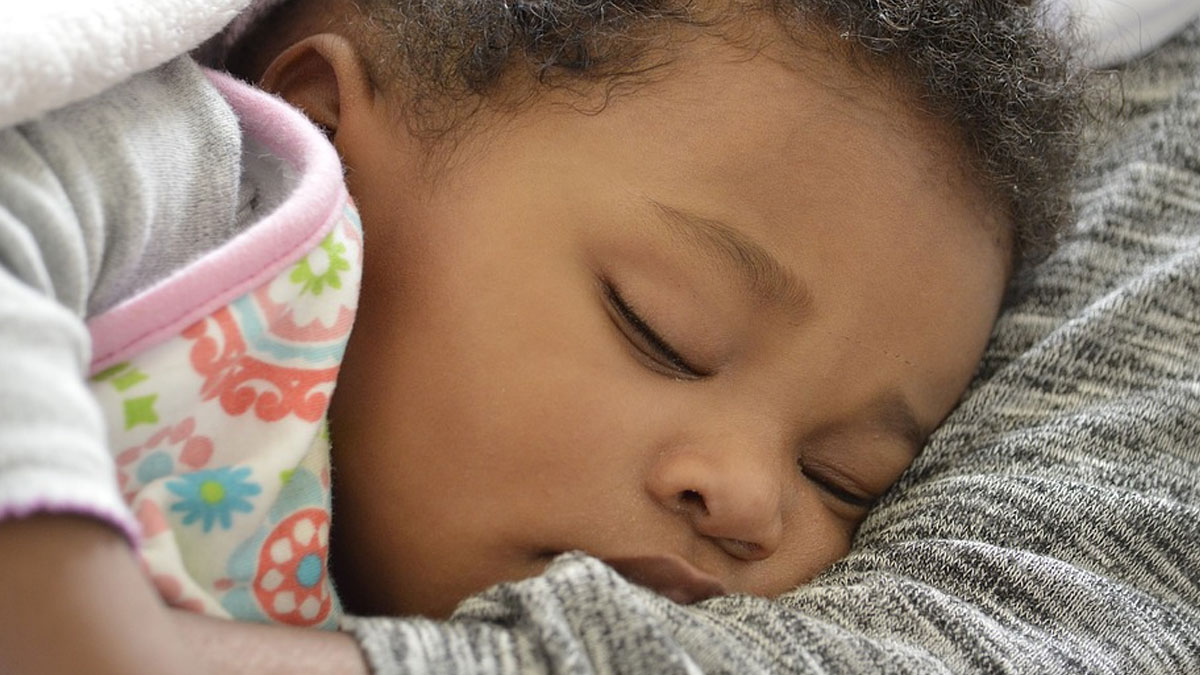Les bébés noirs ont trois fois plus de risque de mourir lorsqu'ils sont soignés par des blancs, selon une étude