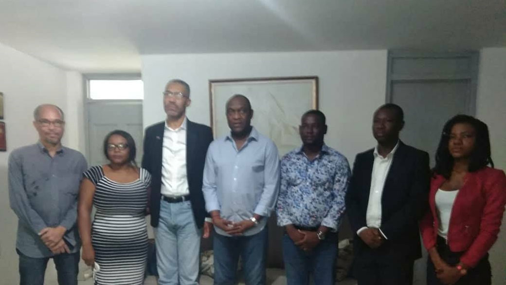 MTV-Ayiti apporte sa solidarité au sénateur Youri Latortue après l’assassinat de Diogène Elias Erci son chef de sécurité