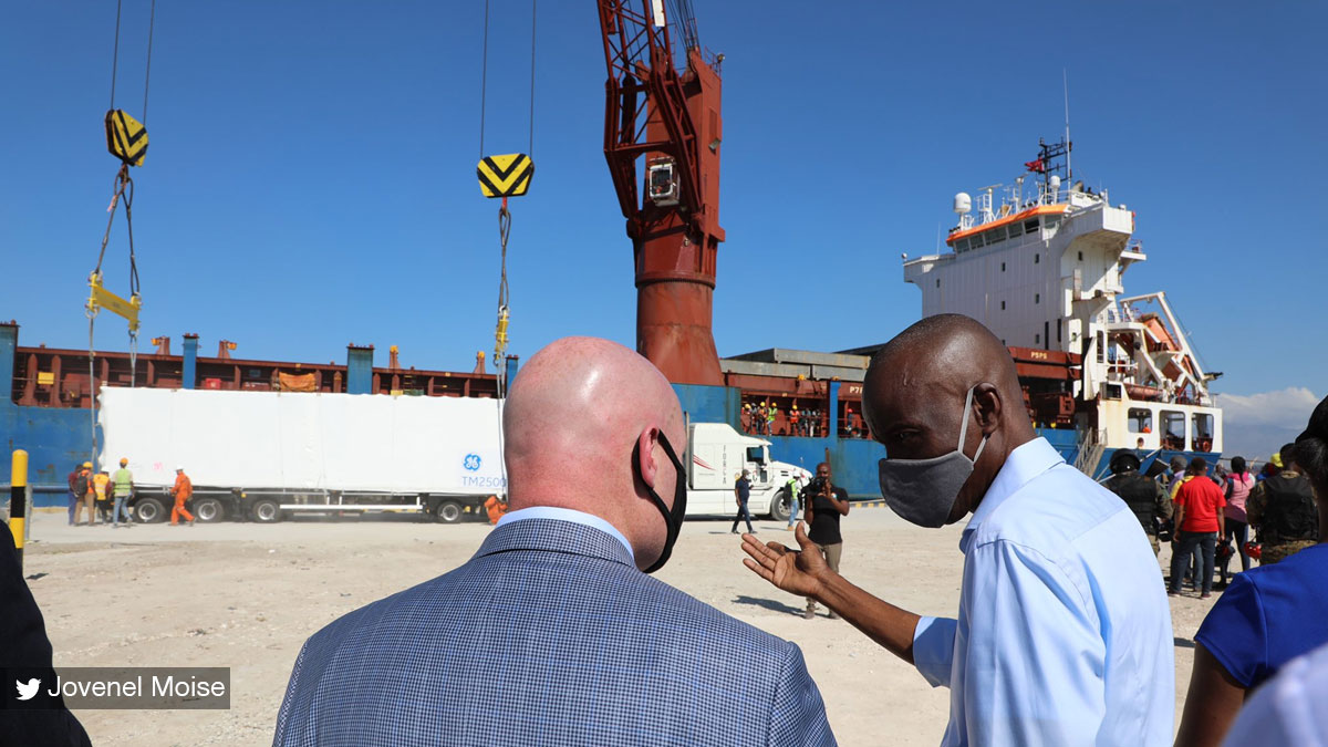 Jovenel Moïse a reçu les deux turbines électriques à la rade de Port-au-Prince