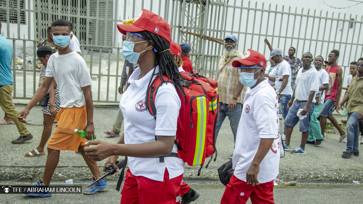 Les professionnels de la santé marchent contre l’insécurité en Haïti