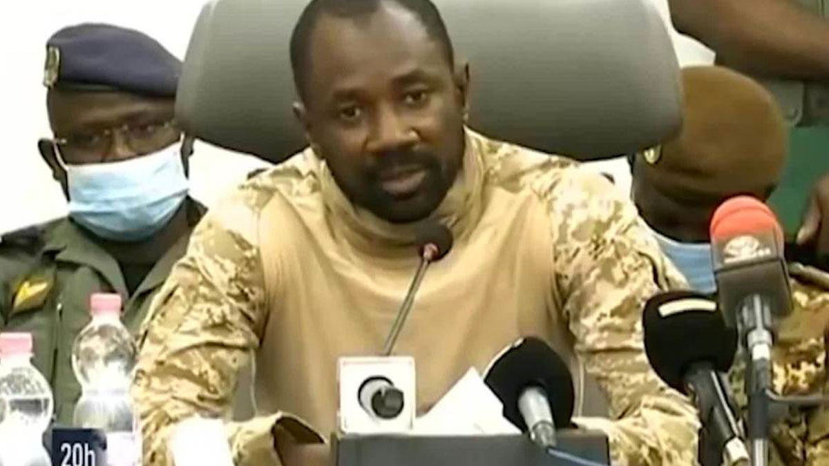 Mali: le colonel Assimi Goïta officiellement investi président de la transition