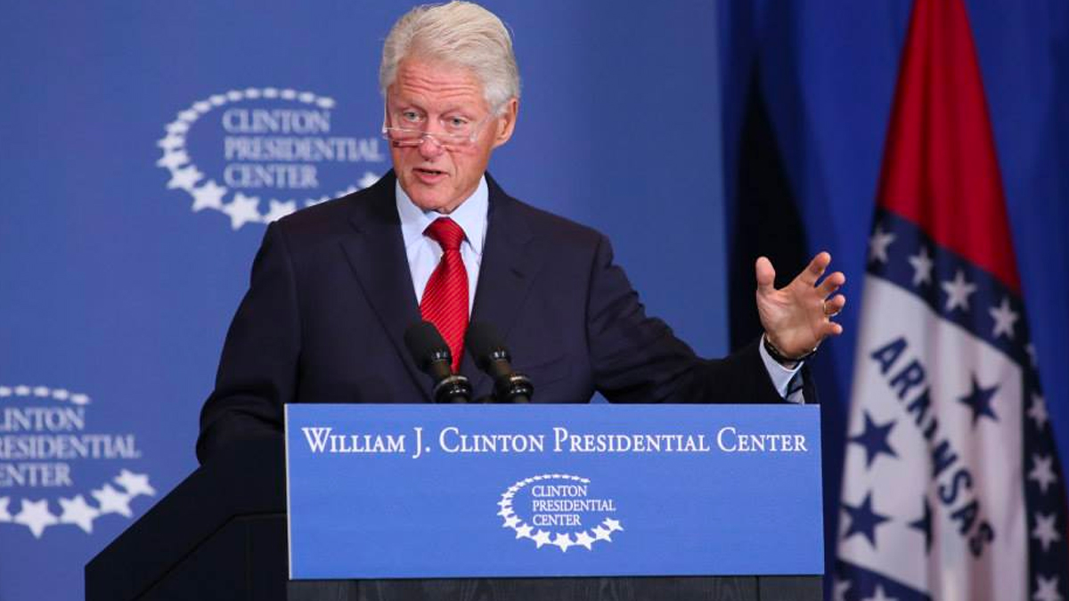 L'ancien Président américain Bill Clinton hospitalisé pour une infection non-Covid