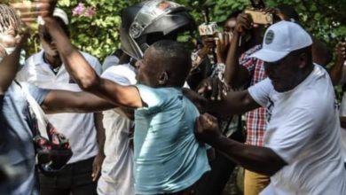 Des militants réclamant justice pour Me Dorval malmenés par des partisans de Martine Moïse