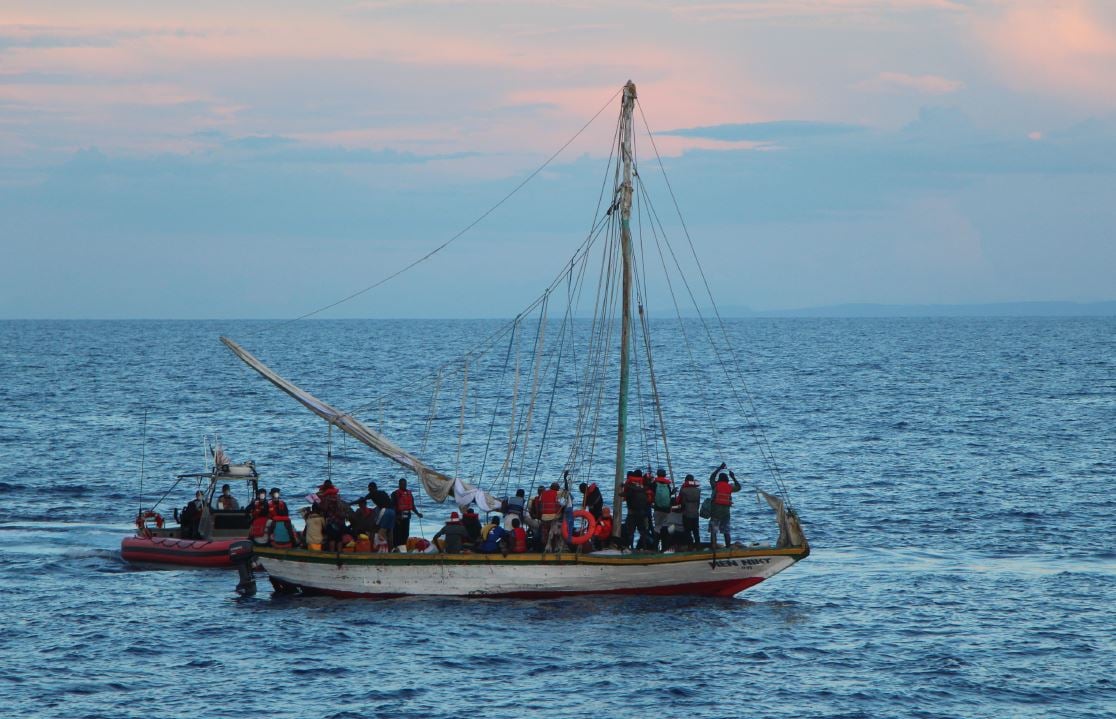 Un voilier haïtien surchargé intercepté par la Garde côtière américaine