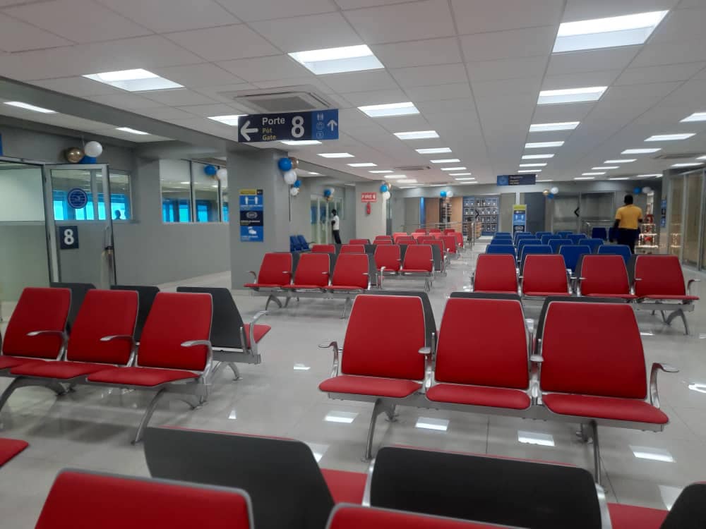 Inauguration d'une nouvelle salle de départ à l'aéroport international Toussaint Louverture