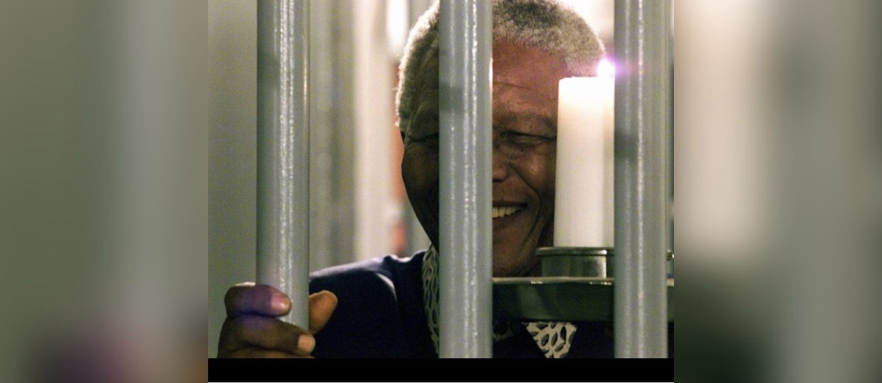 Mise en vente d'une ancienne clé de cellule de Mandela, le gouvernement veut la récupérer
