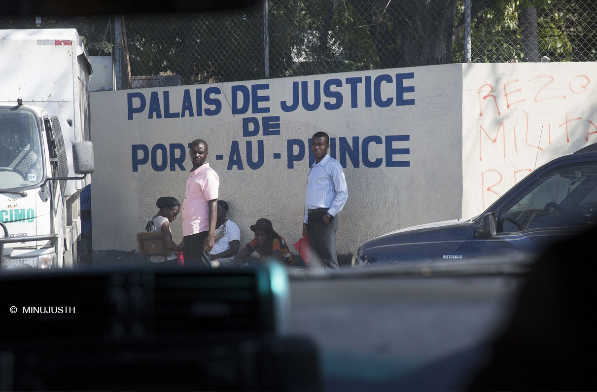 Le Parquet de Port-au-Prince ordonne la libération du policier Maxime Jean