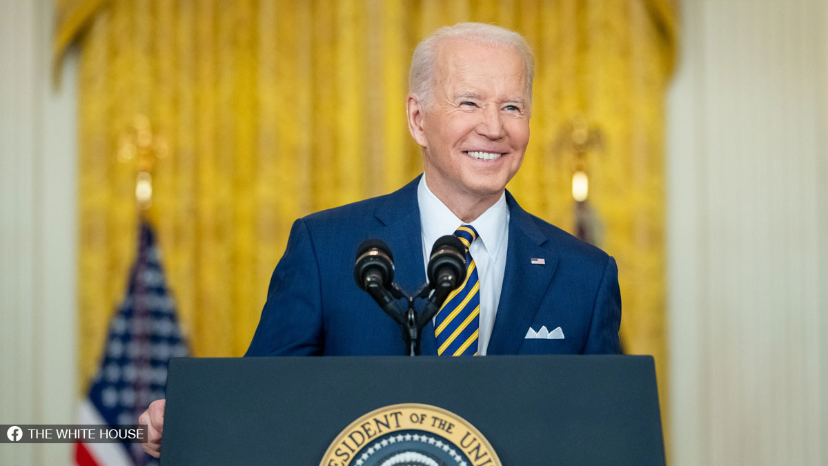 Joe Biden s'égare dans les jardins de la Maison-Blanche