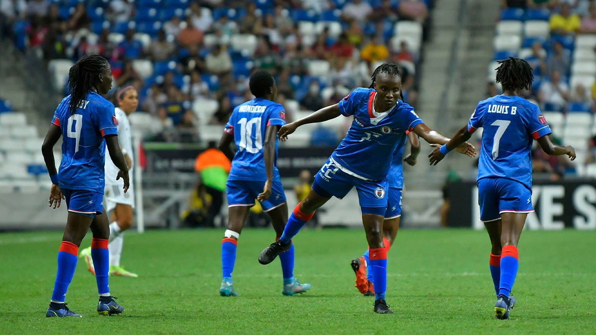 Haïti bat le Mexique 3-0, et si le pays avait 25 stades ?
