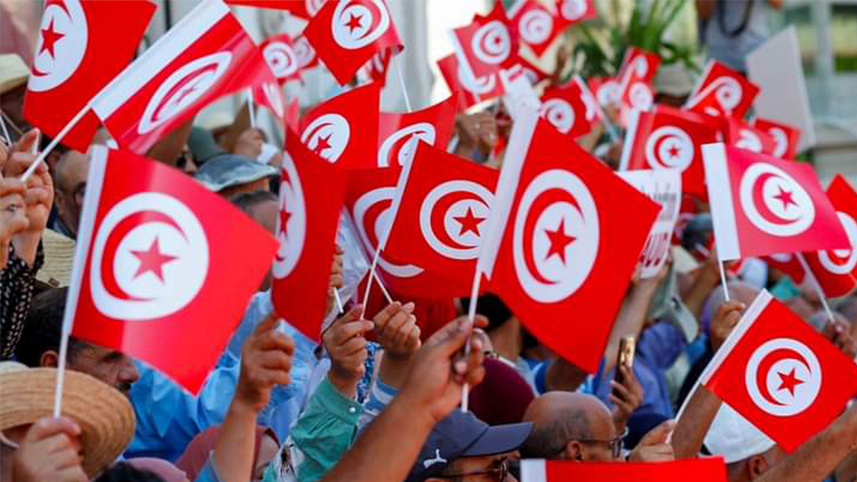 Tunisie : large victoire du « oui » lors d'un référendum constitutionnel controversé