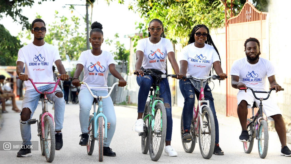 En prélude à la Saint-Louis, l'activité « JEREMI AP PEDALE » fait la promotion du sport et du vélo