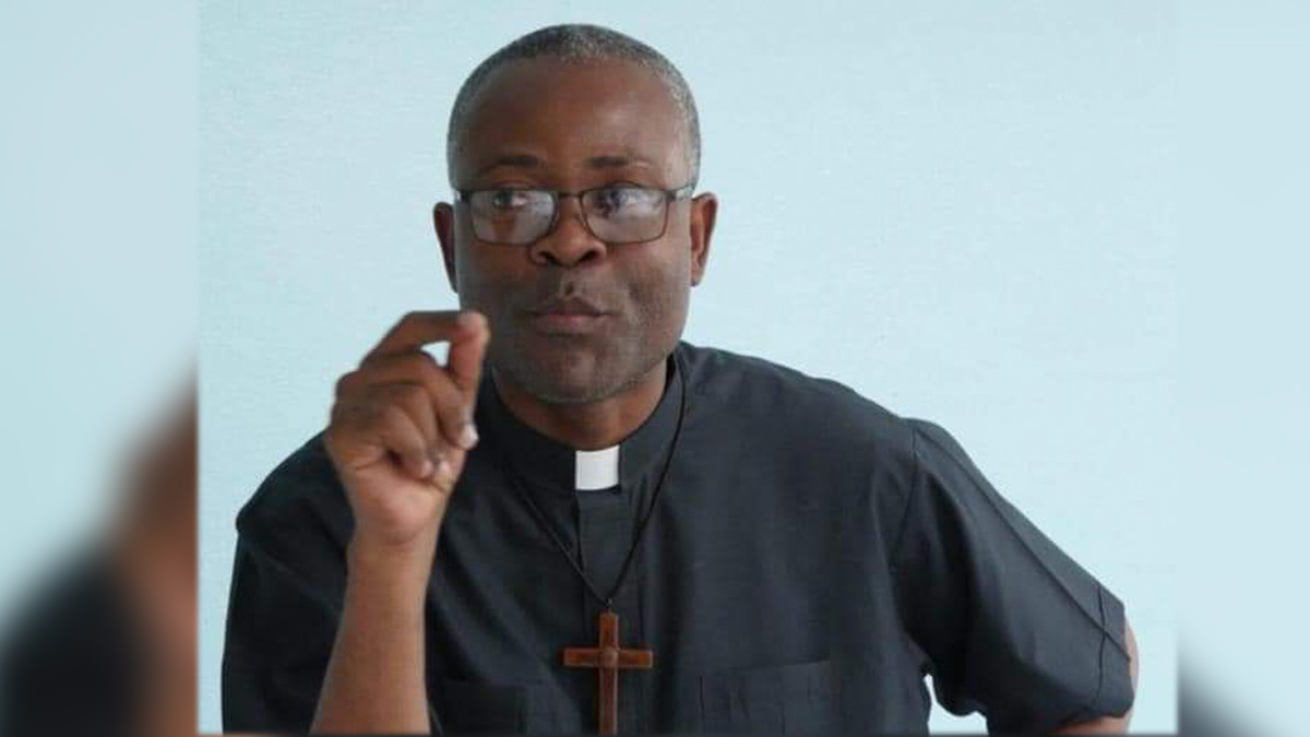 Un mandat d'amener émis contre le Président permanent de l'Église Episcopale d'Haïti, Jean Madoché Vil, accusé de trafic d'armes et de munitions