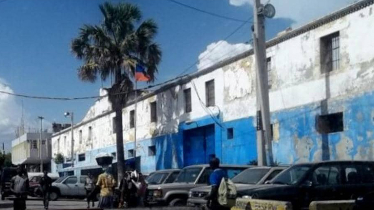 La famine frappe certaines prisons civiles, un détenu décède à Port-au-Prince