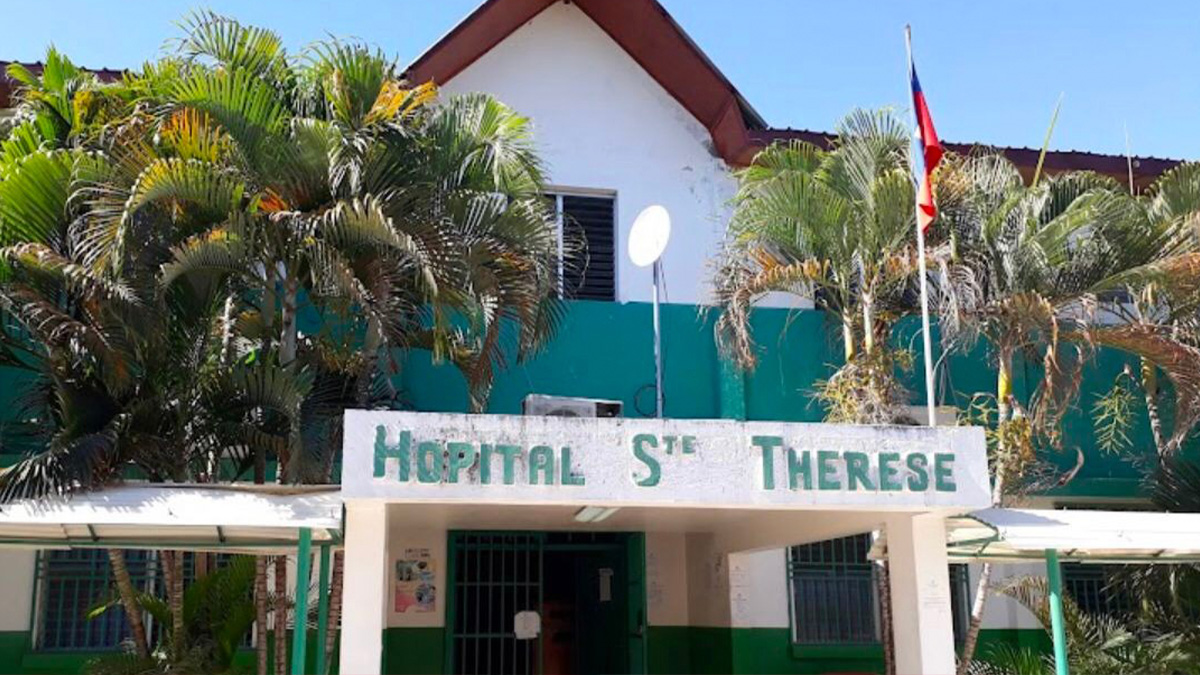 La maternité de l'Hôpital Sainte Thérèse de Miragoâne fermée faute de carburant