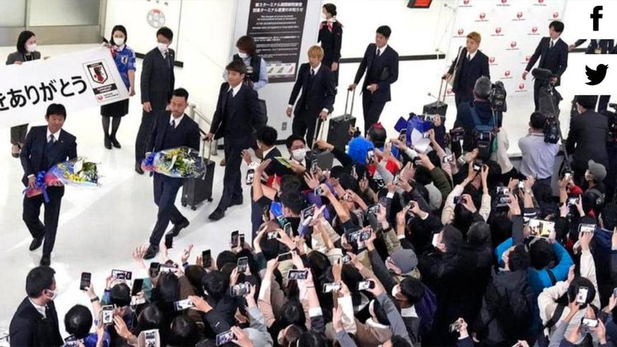 Les joueurs de la sélection japonaise de football reçus en héros à Tokyo