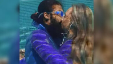 Un couple a célébré la Saint-Valentin avec le record Guinness du plus long baiser sous-marin