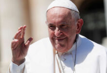En pleine hospitalisation, le pape François a baptisé un nouveau-né