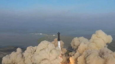 La fusée "Starship" explose dans les airs, peu après son décollage