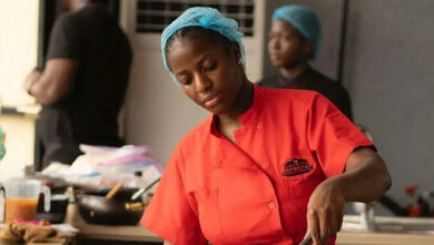 Record mondial : la Nigériane Hilda Baci cuisine pendant 100 heures sans pause