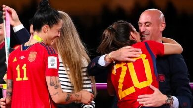 Baiser forcé : les 23 championnes du monde espagnoles menacent de quitter la sélection