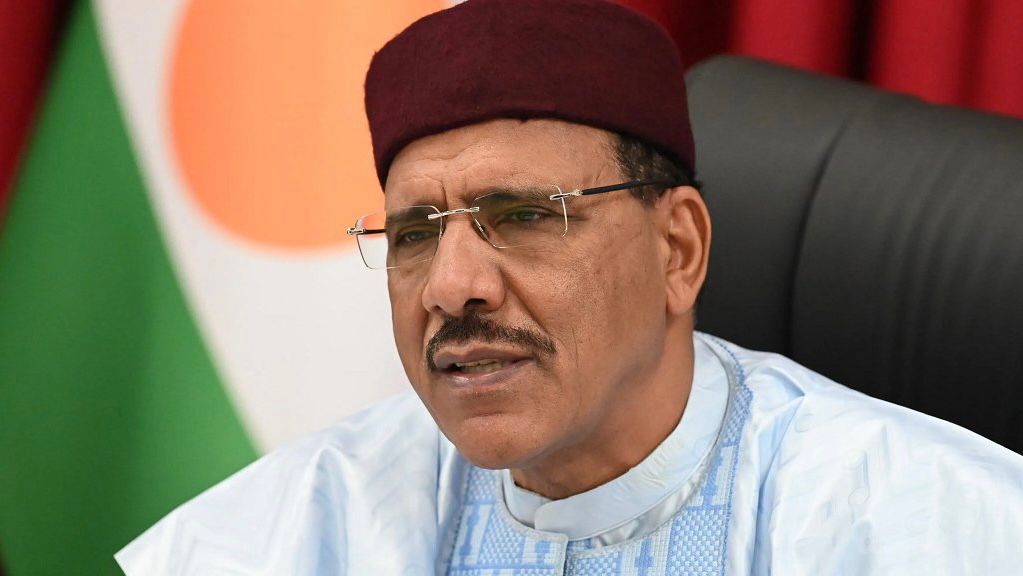 Niger : la junte veut poursuivre l’ex-président Bazoum en justice pour haute trahison et atteinte à la sûreté du pays