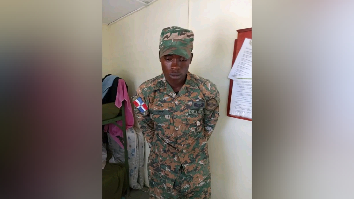 Se faisant passer pour un soldat dominicain, un citoyen haïtien arrêté en République Dominicaine Se faisant passer pour un soldat dominicain, un citoyen haïtien arrêté en République Dominicaine