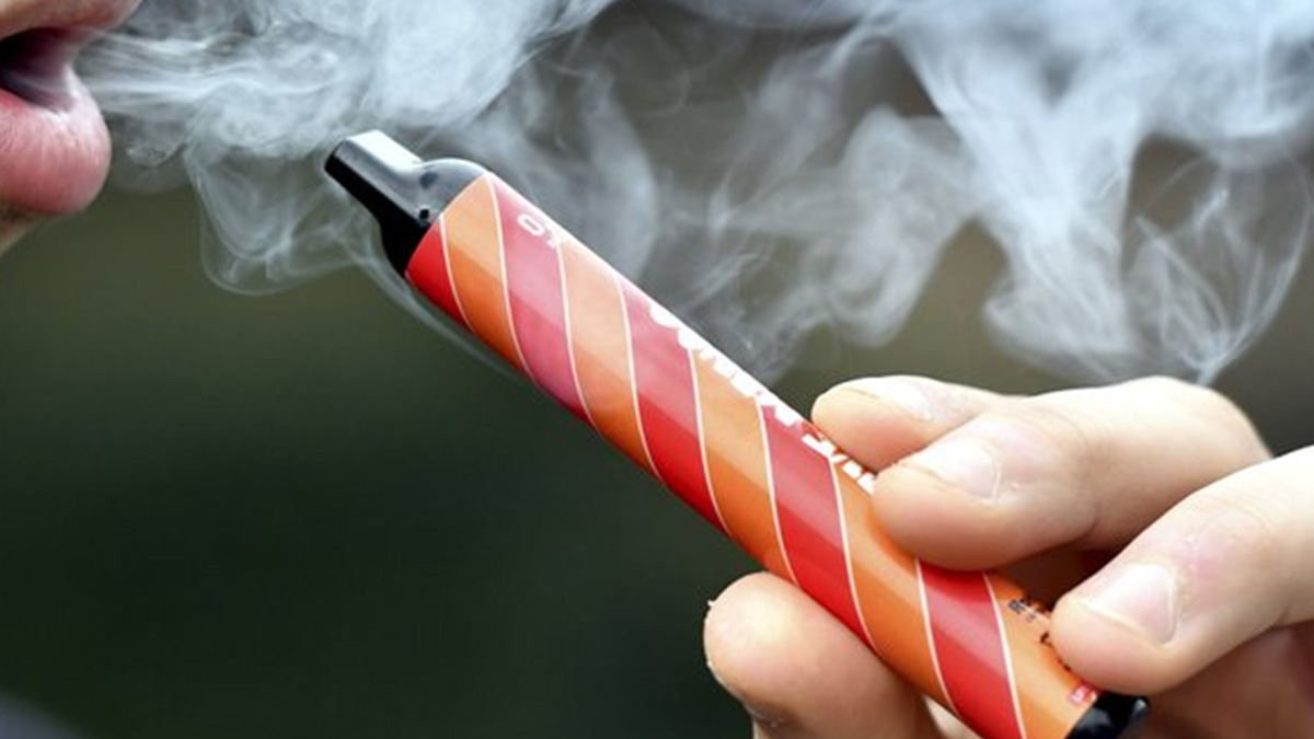 La France vers l'interdiction des cigarettes électroniques jetables