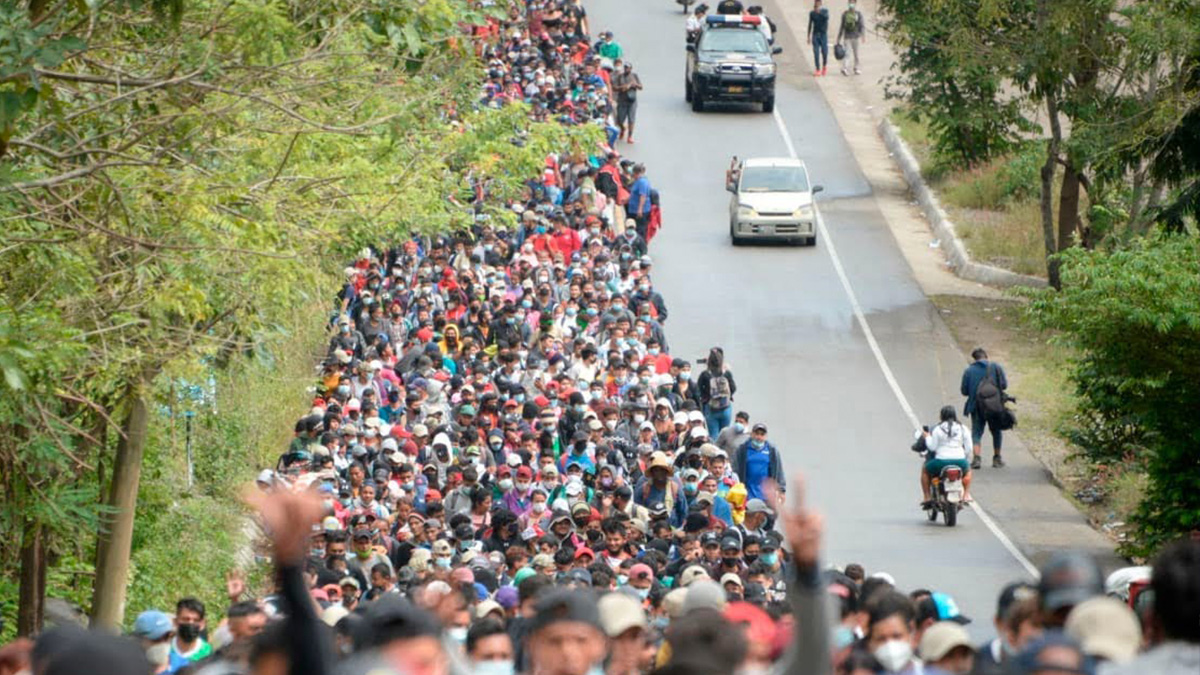 Une marrée humaine de plus de 10.000 migrants quitte le sud du Mexique en direction des États-Unis