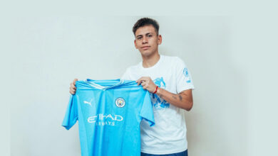 Le jeune espoir argentin Claudio Echeverri signe à Manchester City