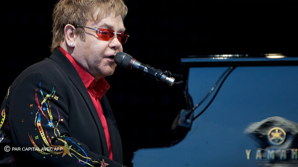 Un millier d'objets précieux d'Elton John seront vendus aux enchères pour 10 millions de dollars