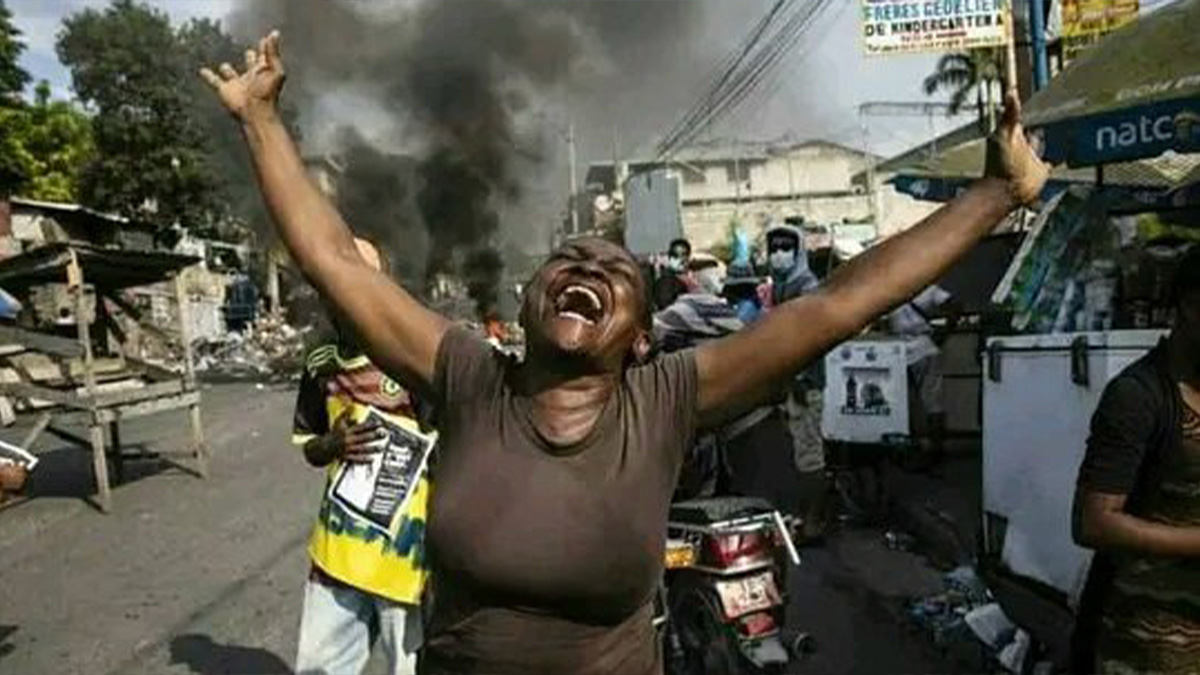 Situation de tension dans plusieurs quartiers à Port-au-Prince, des résidents fuient leur domicile Situation de tension dans plusieurs quartiers à Port-au-Prince, des résidents fuient leur domicile