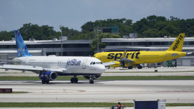 Un juge fédéral américain bloque la fusion de JetBlue et Spirit Airlines